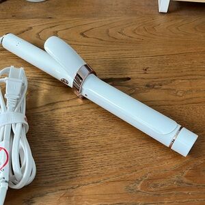 T3 Curling Iron 1.25”